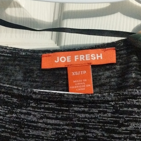 SALE [4/15$] JOE FRESH METALLIC TOP - Picture 3 of 3